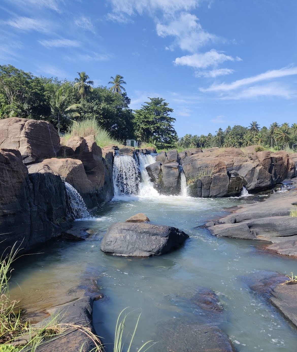 Aruvikkarai water falls (kanniyakumari)