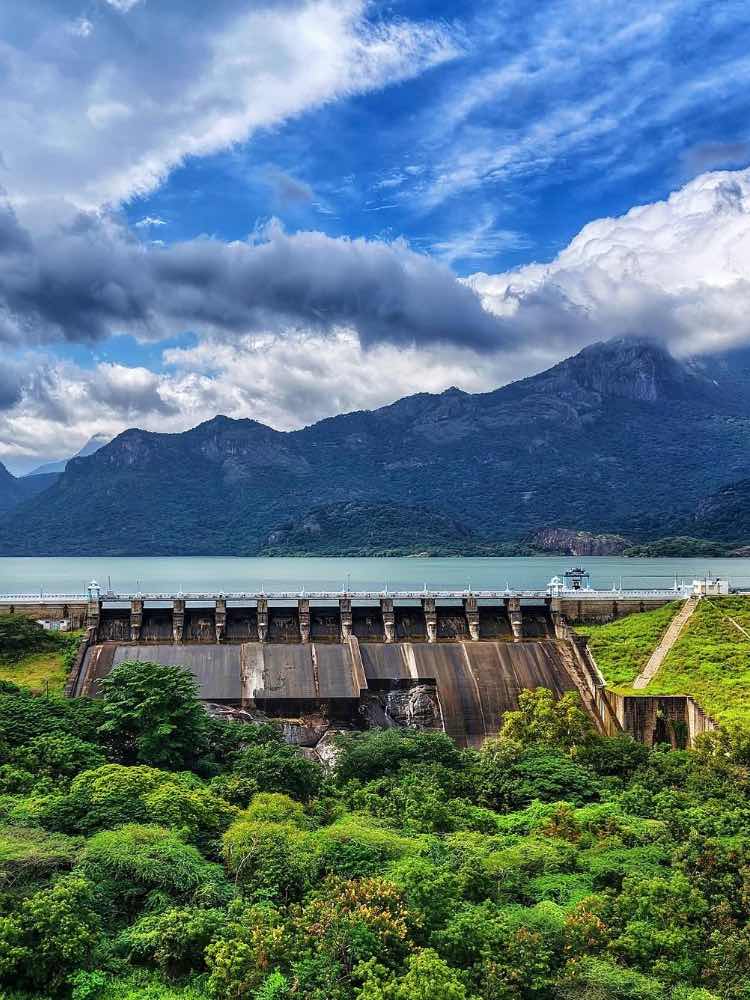 Aliyar Dam in Coimbatore