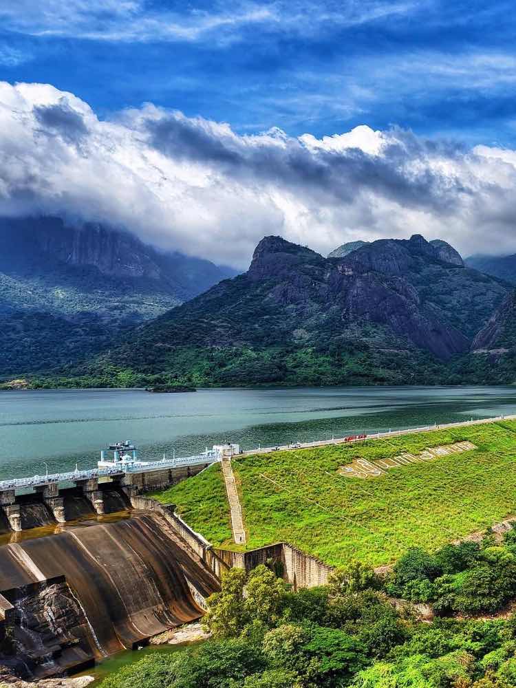 Aliyar Dam in Coimbatore