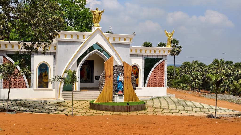 Athisaya Manal Matha Shrine in Thoothukudi