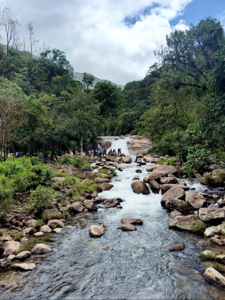 Chinna Kallar Falls in Coimbatore