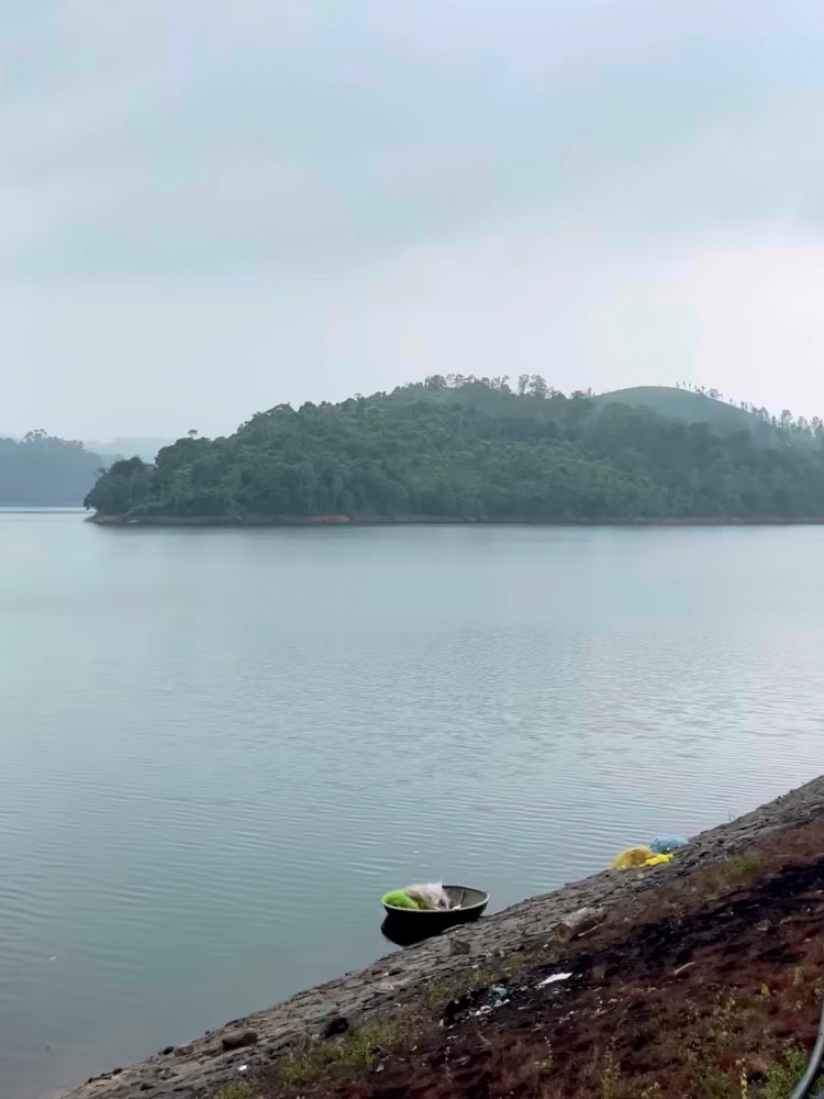 Sholayar Dam in Coimbatore